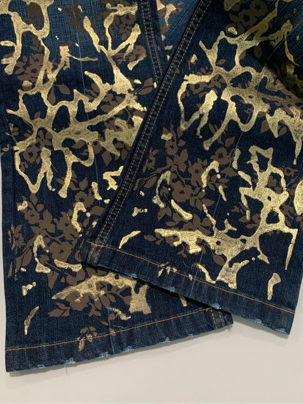 NWOT Waggon Paris Y2K Gilded Metallic Gold Paint Distressed Jeans, VTG Grunge 28 - Picture 6 of 16